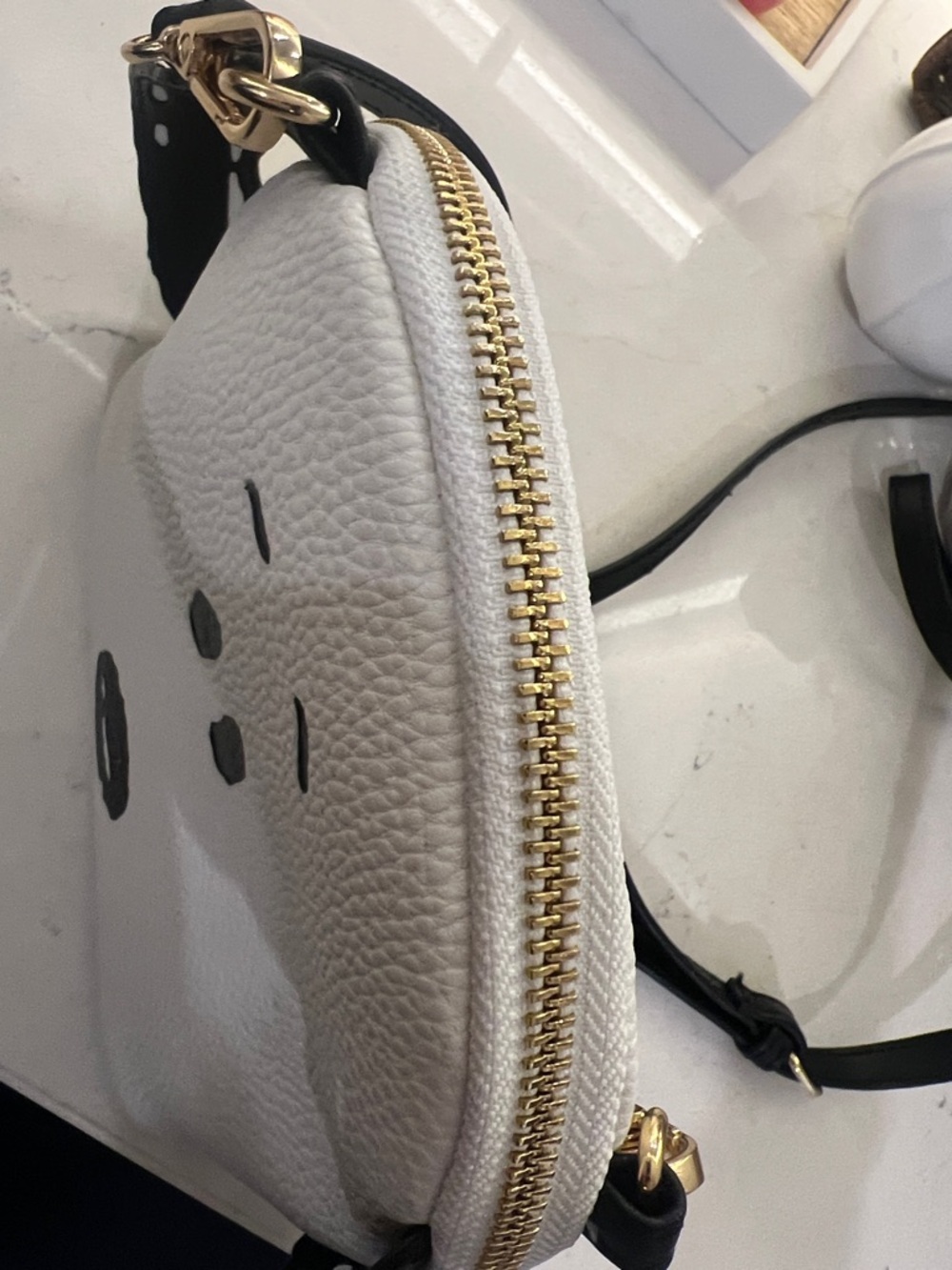Peanuts White and Black Novelty Snoopy Crossbody Bag - Picture 13 of 13